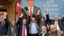 Aday ama Akşener ile yan yana fotoğrafı yok, milletvekili ile sokağa çıkamıyor!