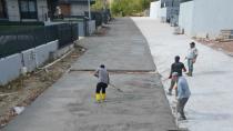 İzmit Belediyesi, Kabaoğlu’nda beton yol çalışmalarını sürdürüyor